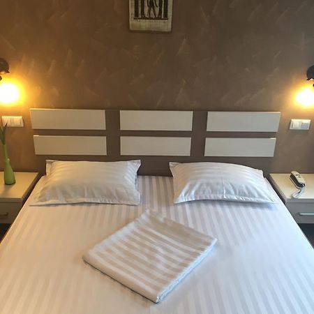 Pension Cleopatra Targu Mures Exterior photo
