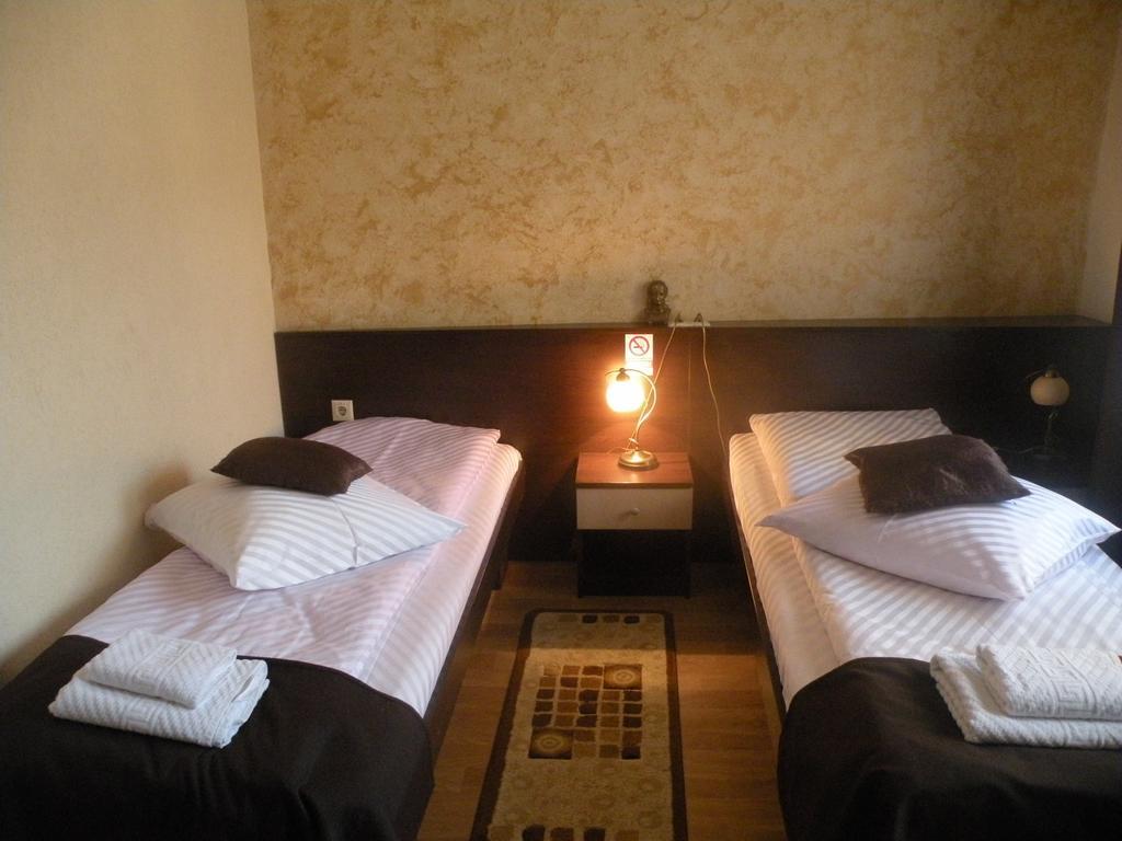 Pension Cleopatra Targu Mures Room photo