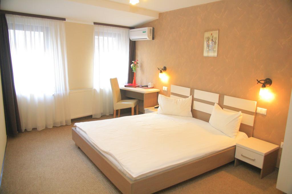 Pension Cleopatra Targu Mures Exterior photo