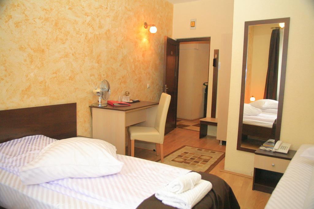 Pension Cleopatra Targu Mures Room photo